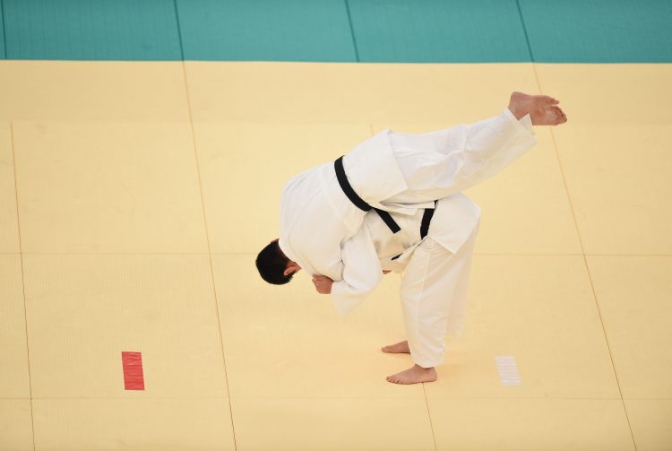 本赛季五大联赛场均积分前20：拜仁、巴萨、皇马、阿森纳前4